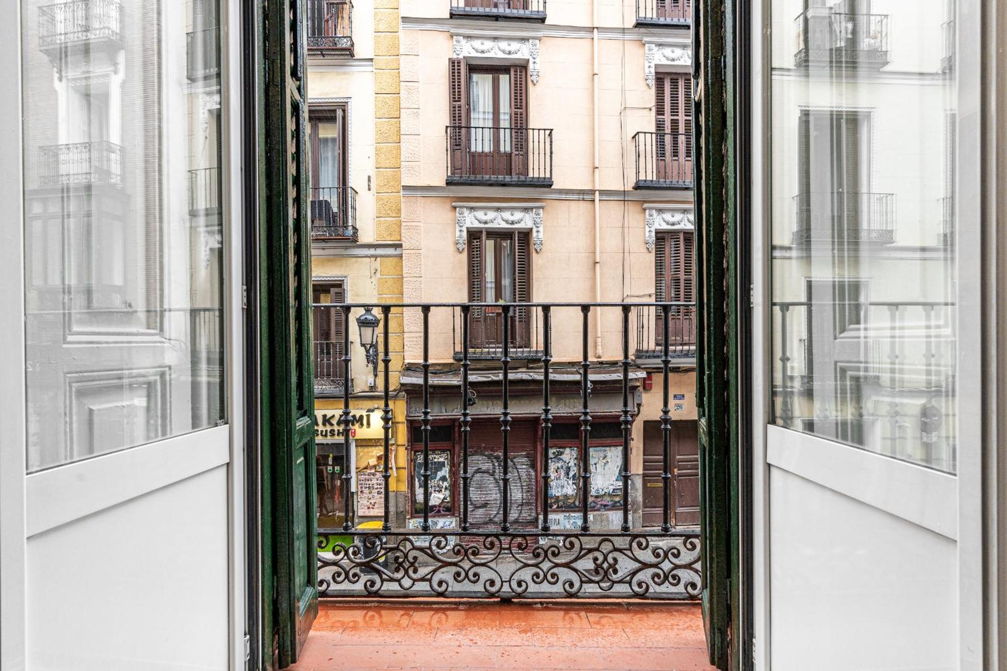 Vr Jeronima Apartments Мадрид Экстерьер фото