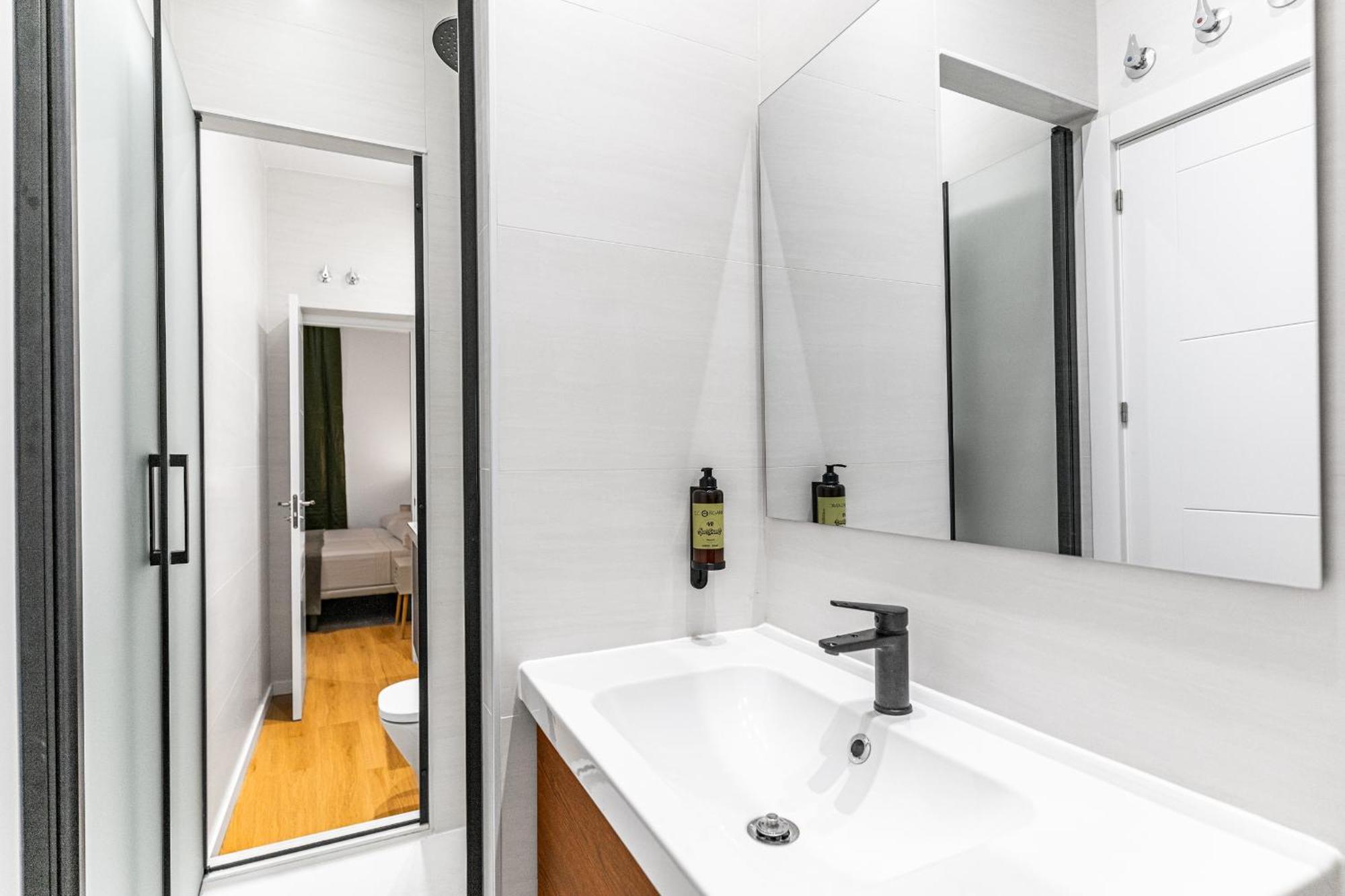 Vr Jeronima Apartments Мадрид Экстерьер фото