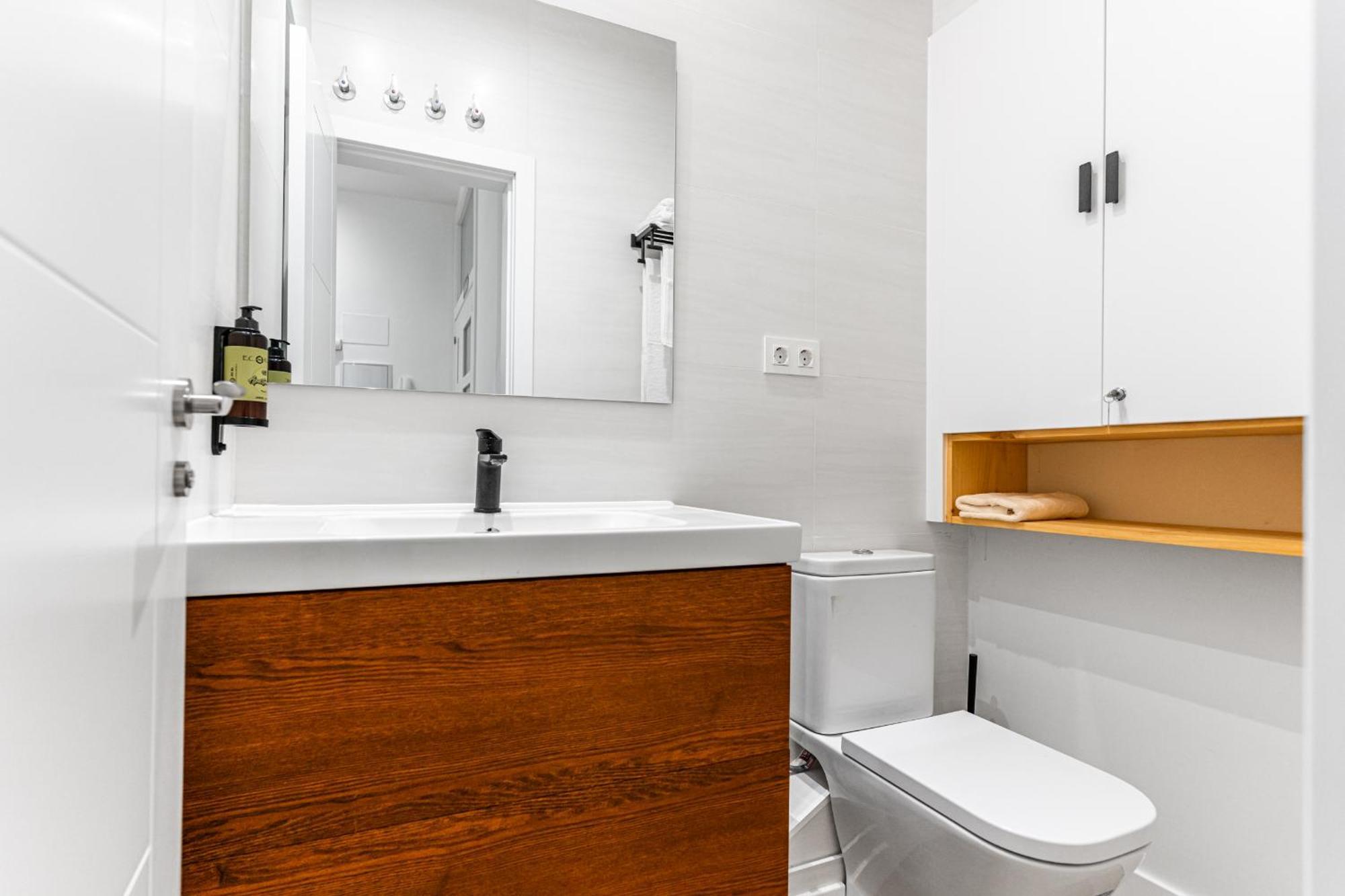 Vr Jeronima Apartments Мадрид Экстерьер фото