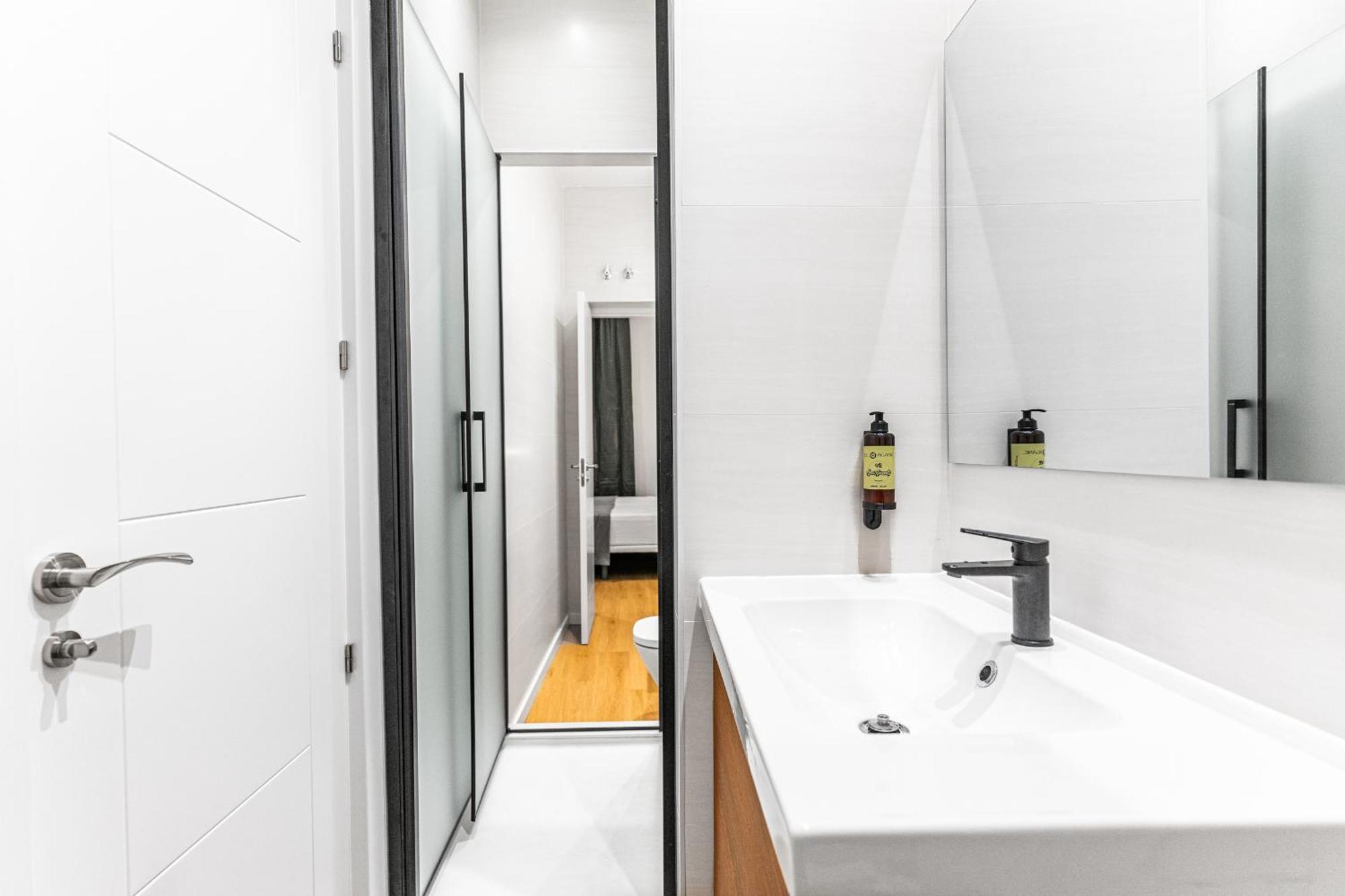Vr Jeronima Apartments Мадрид Экстерьер фото
