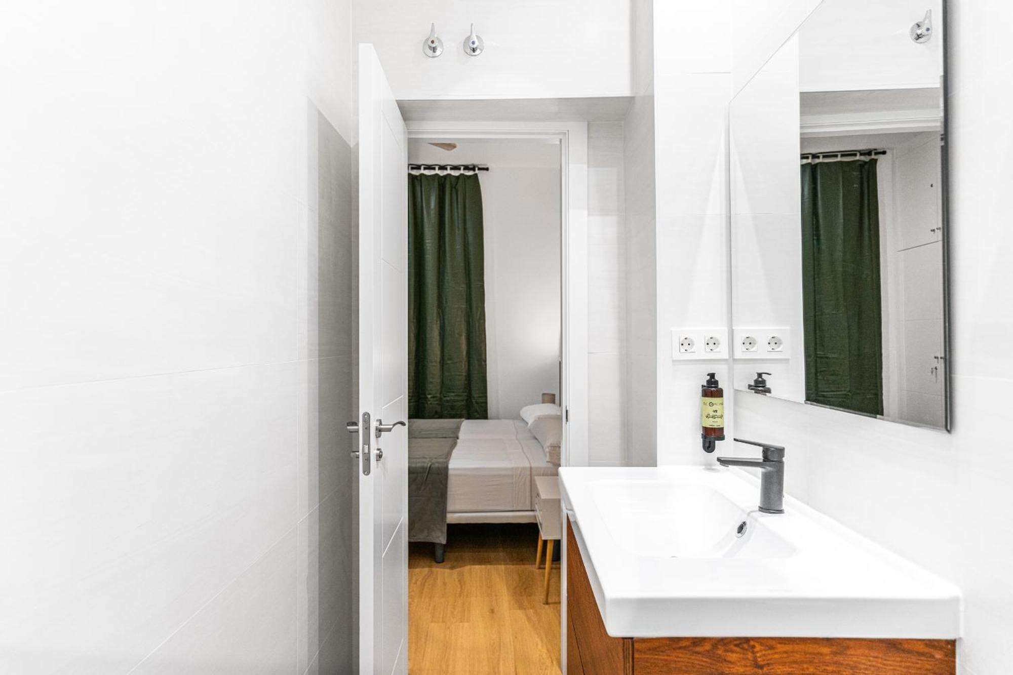 Vr Jeronima Apartments Мадрид Экстерьер фото