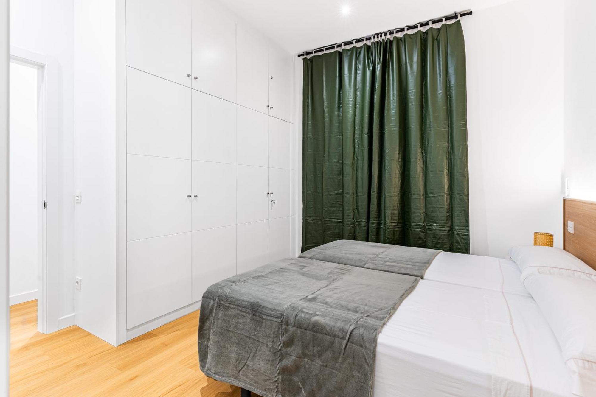 Vr Jeronima Apartments Мадрид Экстерьер фото